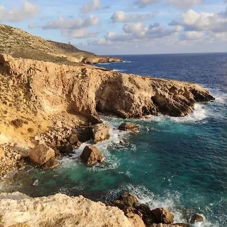 Luxury En-Suite Double. Beach-House With Sea Views Mellieħa Exterior foto