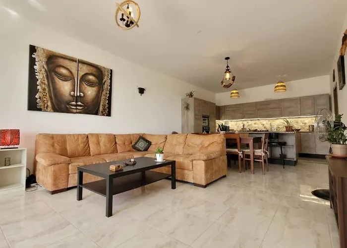 Luxury En-Suite Double. Beach-House With Sea Views