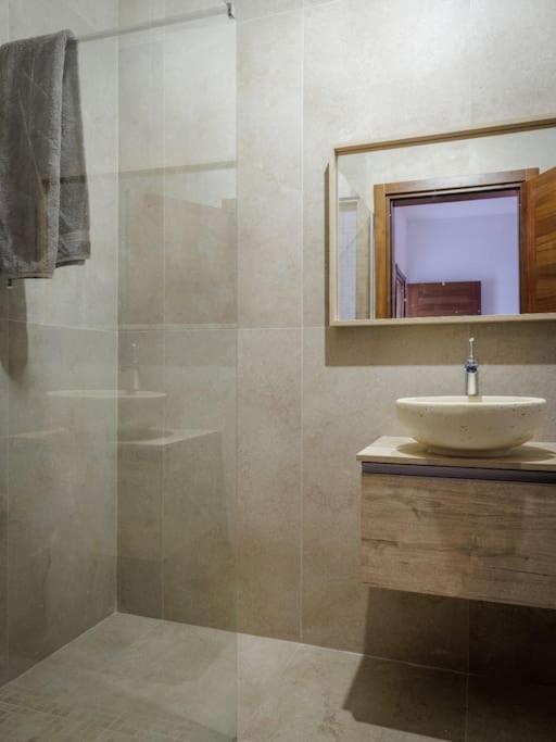 Luxury En-suite Double. Beach-house With Sea Views Mellieha