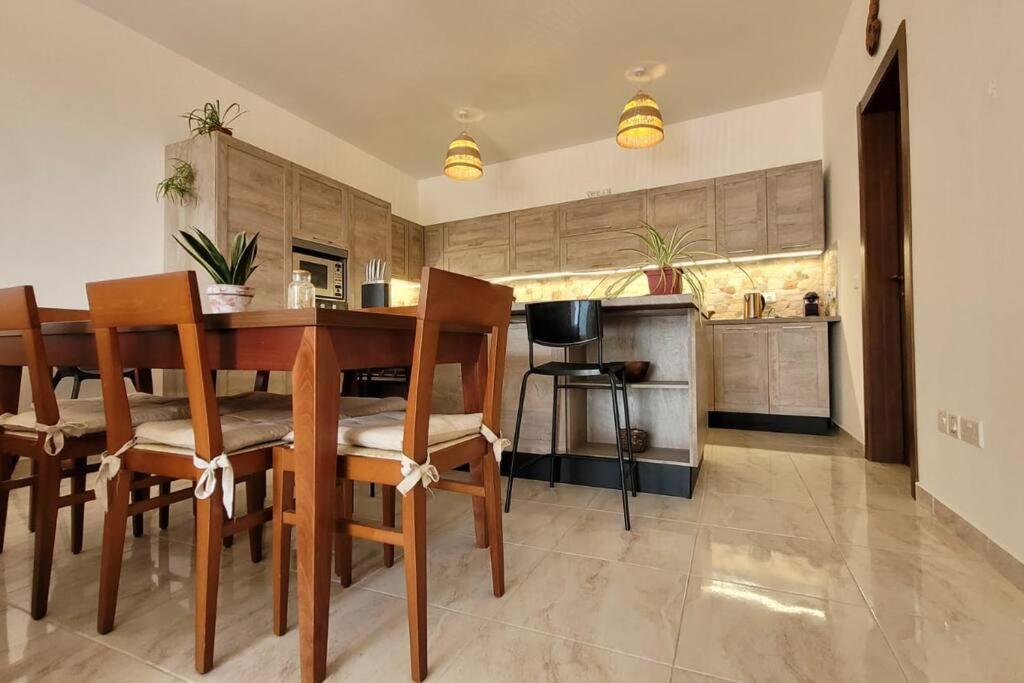 Luxury En-suite Double. Beach-house With Sea Views * Mellieha