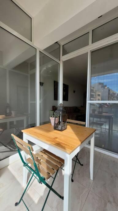 Luxury En-suite Double. Beach-house With Sea Views Apartment *