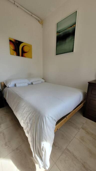 Luxury En-suite Double. Beach-house With Sea Views Apartment *