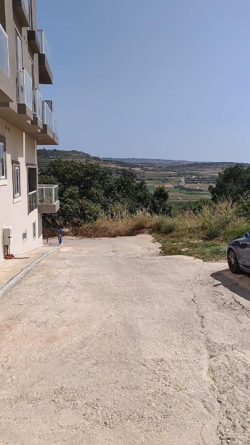 Apartment Luxury En-suite Double. Beach-house With Sea Views